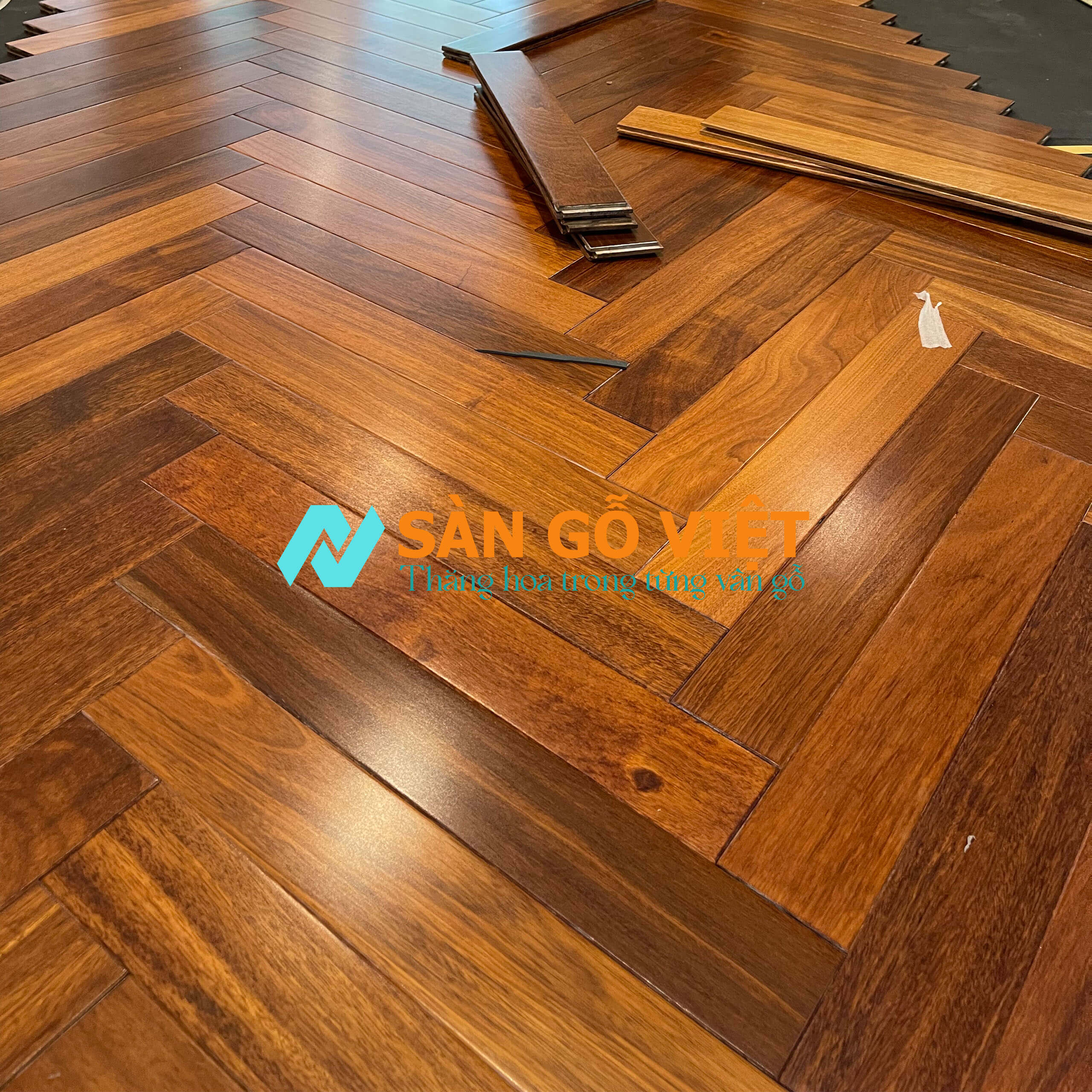 Sàn gỗ căm xe xương cá